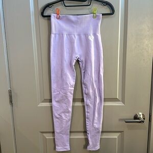Women’s Best Lilac Seamless Workout Leggings w/ Sculpting Details
